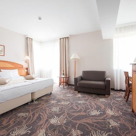 Vitalmed Hotel Sárvár Zewnętrze zdjęcie