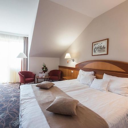 Vitalmed Hotel Sárvár Zewnętrze zdjęcie