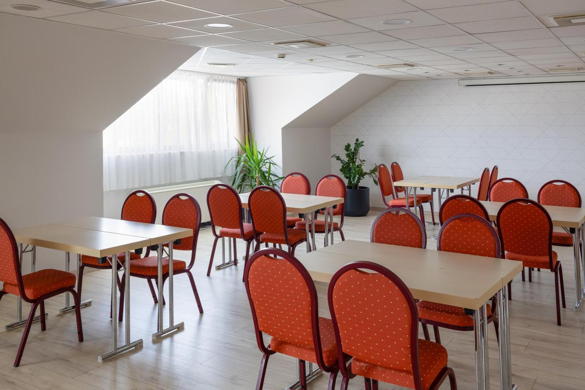 Vitalmed Hotel Sárvár Zewnętrze zdjęcie