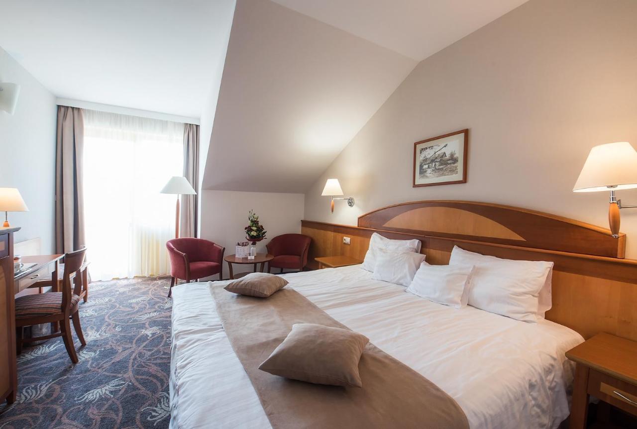 Vitalmed Hotel Sárvár Zewnętrze zdjęcie