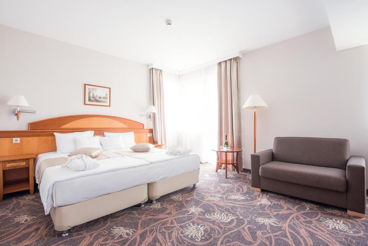 Vitalmed Hotel Sárvár Zewnętrze zdjęcie